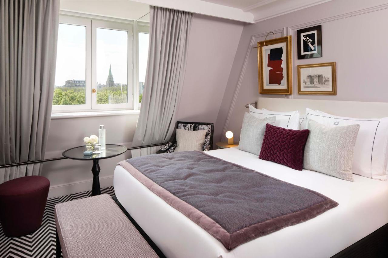 Boutique Room Eiffel Tower View