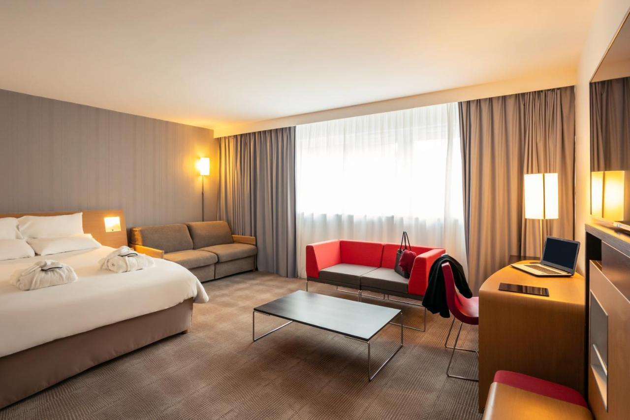 Standard Suite 1 double bed 2 sofas,1023880180:JPEG
