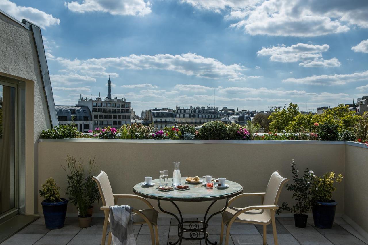 Suite Junior con terraza y vistas a la Torre Eiffel