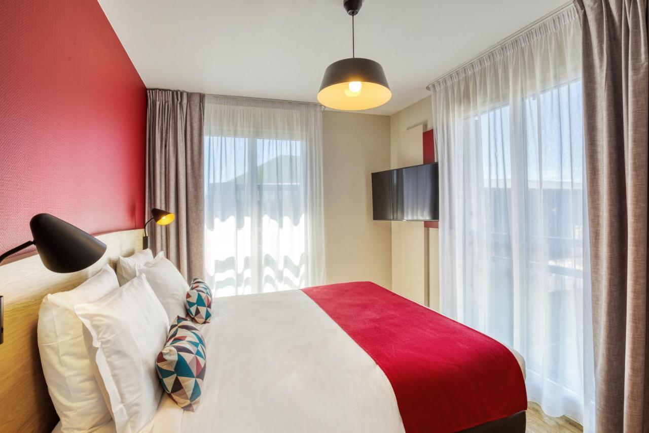 One-Bedroom Apartment,1149273469:JPEG