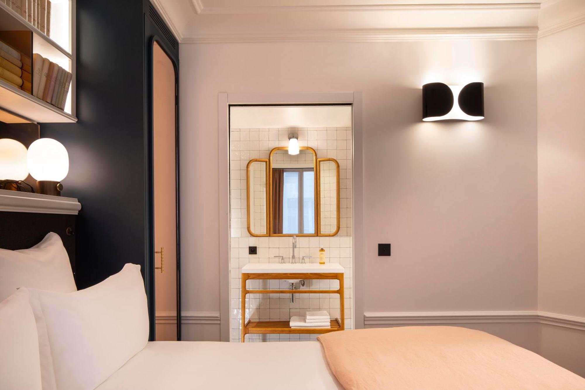 Quarto Deluxe com Cama de Casal ou 2 de Solteiro