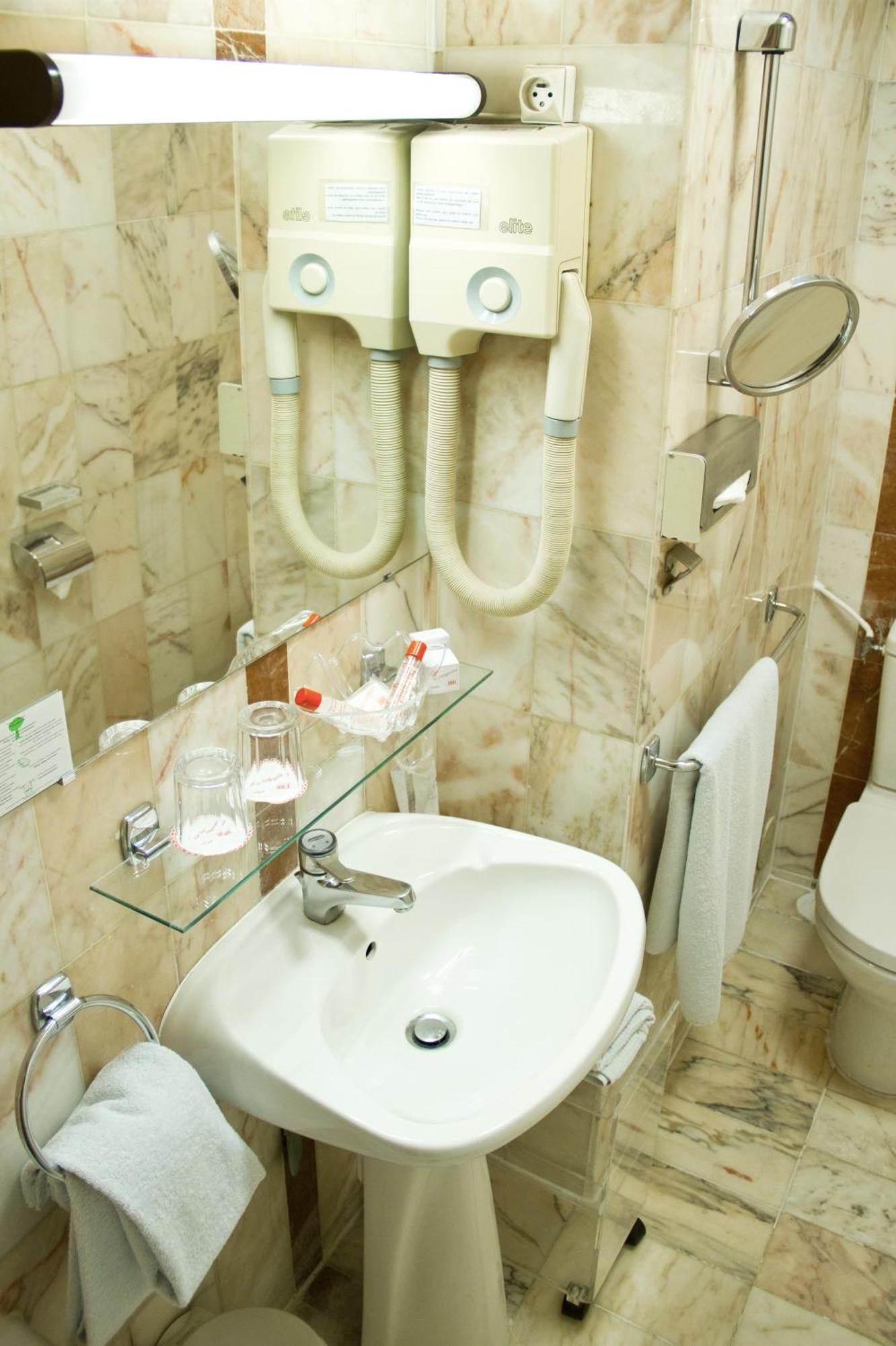 Standard Single Room,1773454650:JPEG