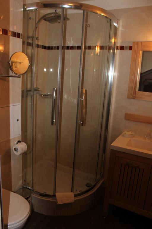 Single Room,122269867:JPEG
