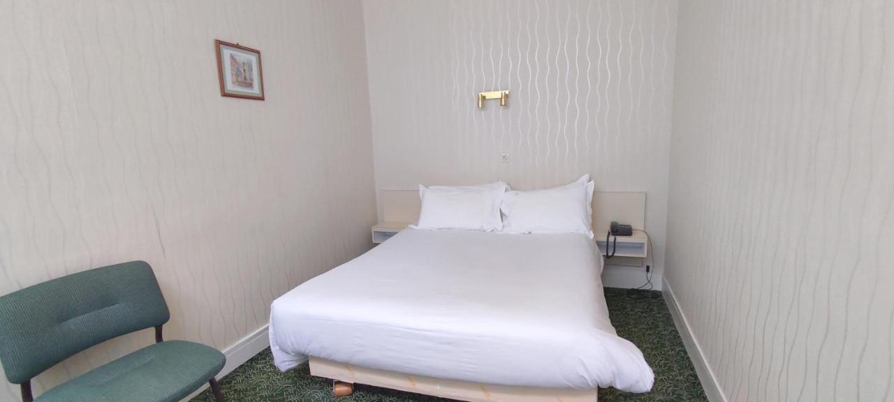 Chambres Adjacentes,1270622296:JPEG