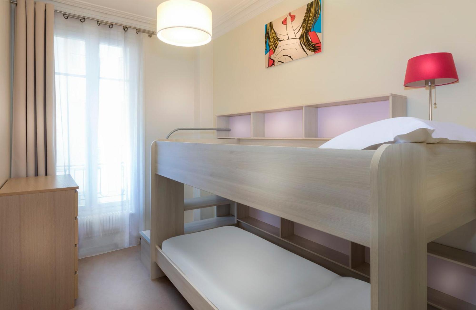 Superior Three-Bedroom Apartment,1273698070:JPEG