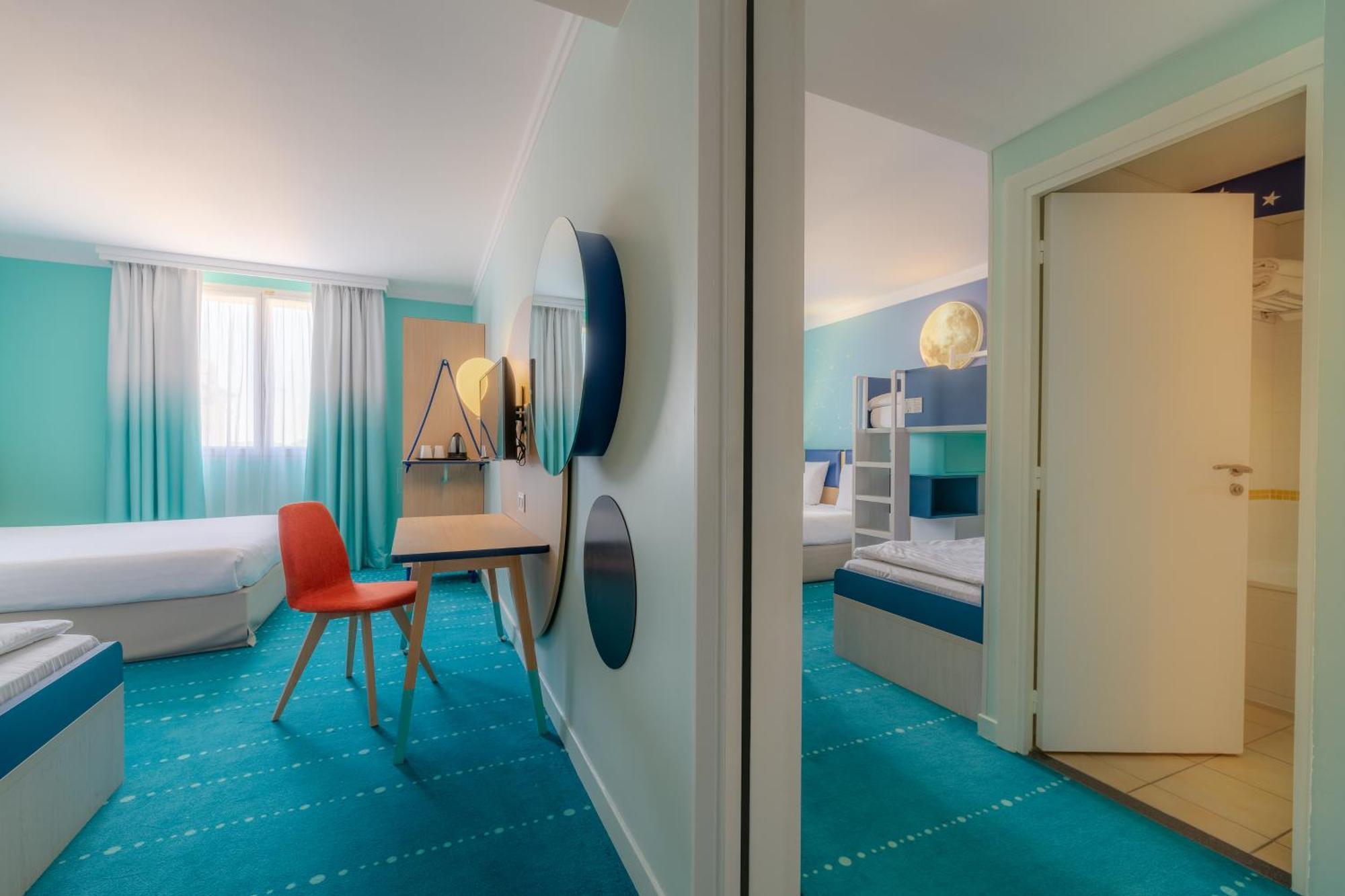 Family Connecting Rooms