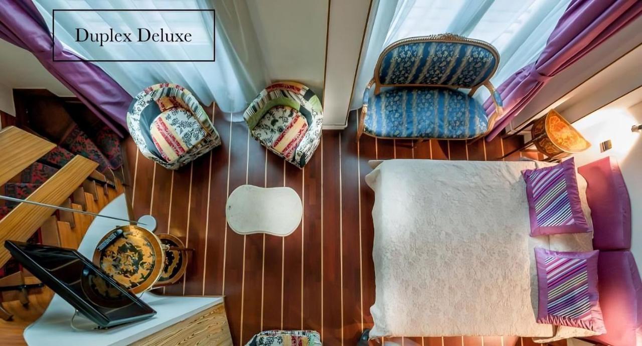 Duplex Deluxe Family Room