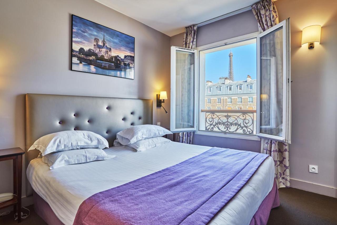 Superior Twin Room Eiffel Tower View