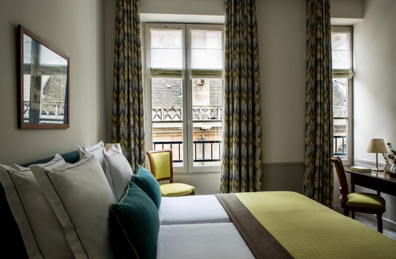 Superior Double or Twin Room Louvre View