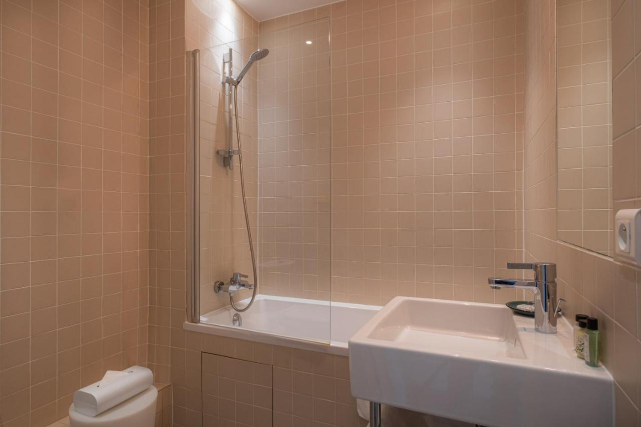 Family Room for 4 Occupants