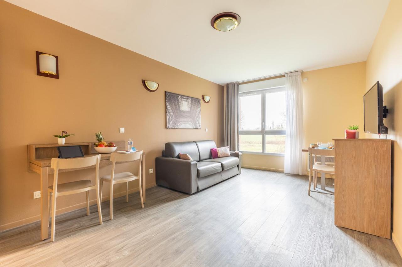 One-Bedroom Apartment,1342109615:JPEG