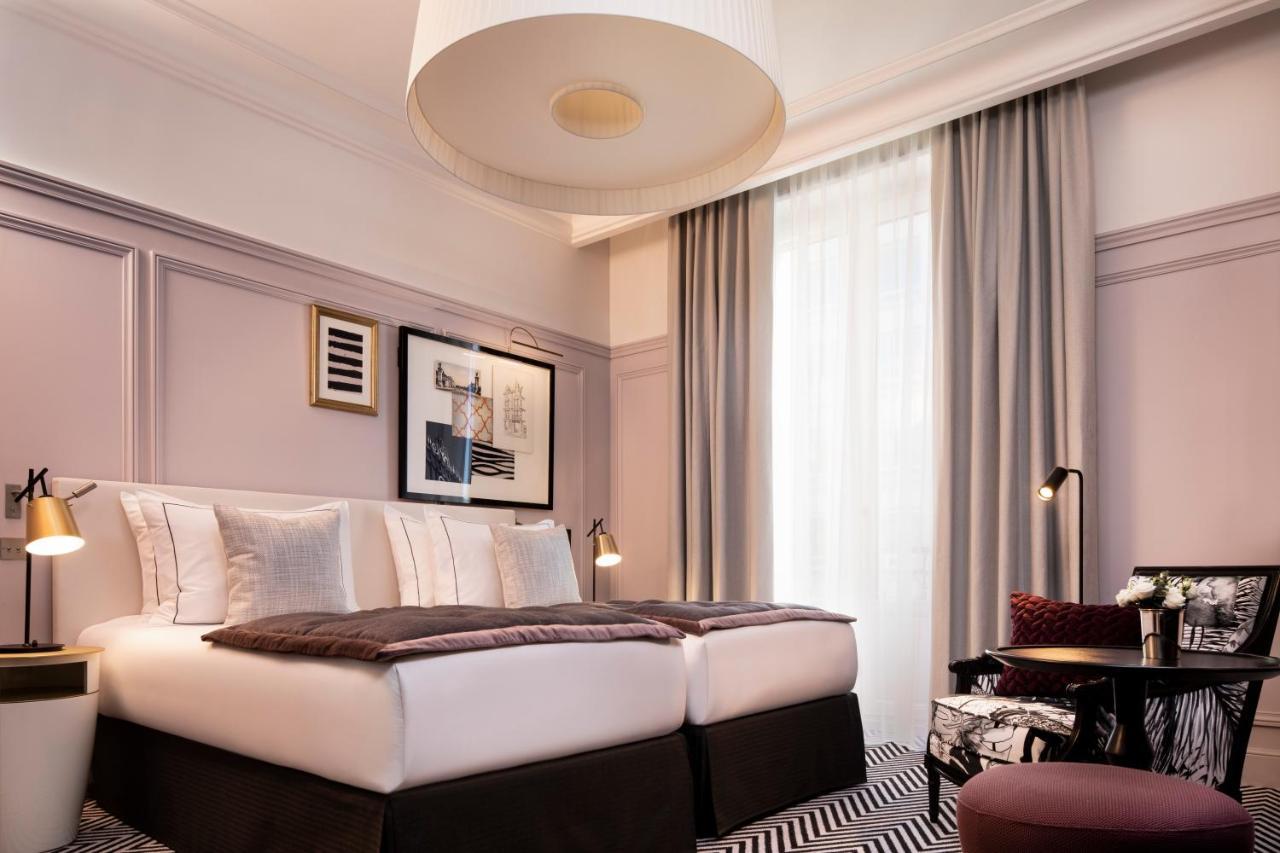 Deluxe Room Eiffel Tower View
