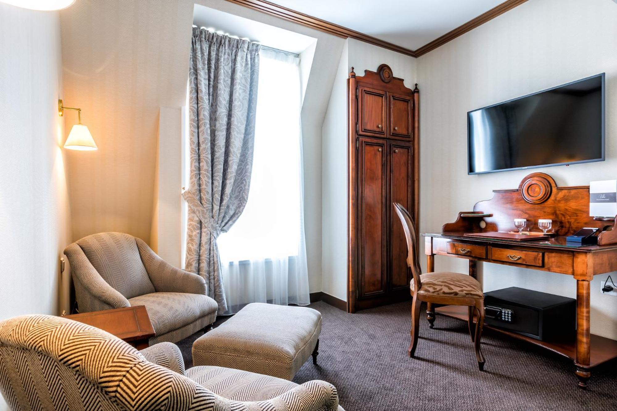 Junior Suite,1498540087:JPEG