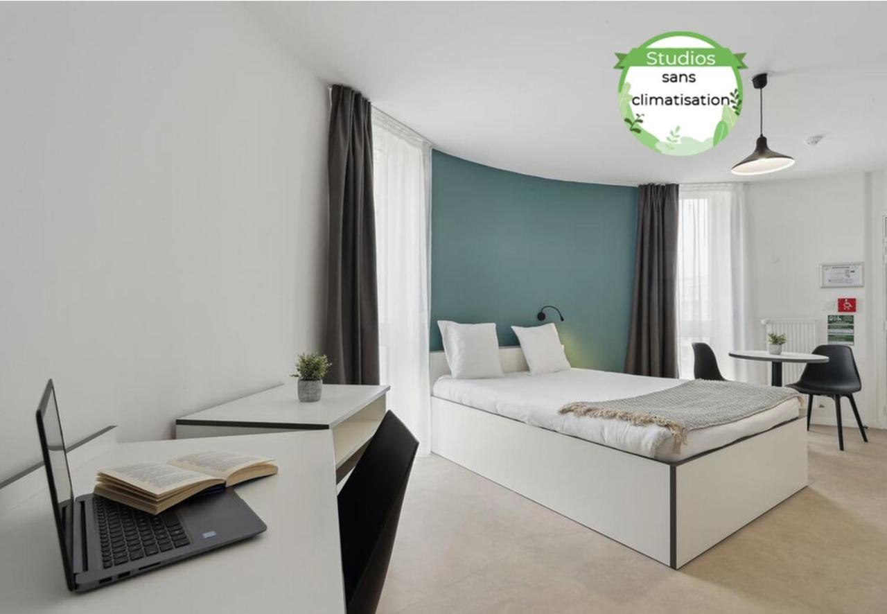 Large Standard Studio (Double Bed)