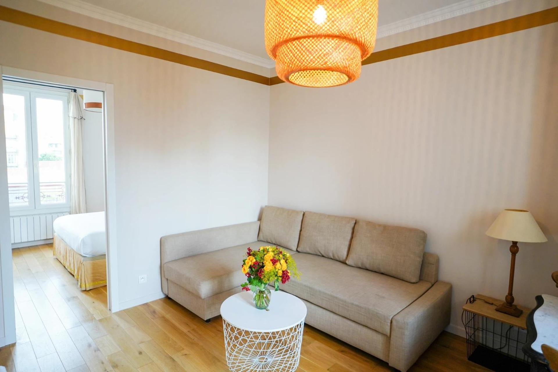 One-Bedroom Apartment