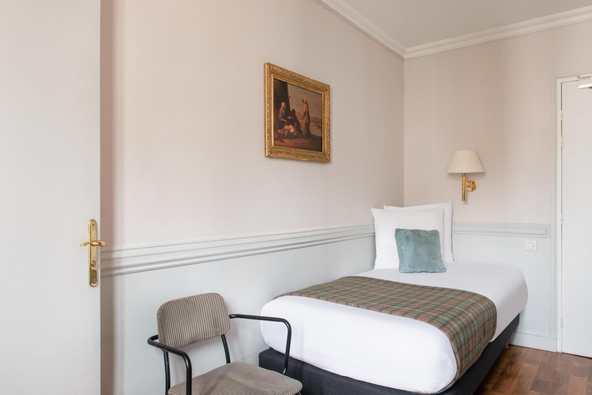 Standard Single Room,1527780352:JPEG