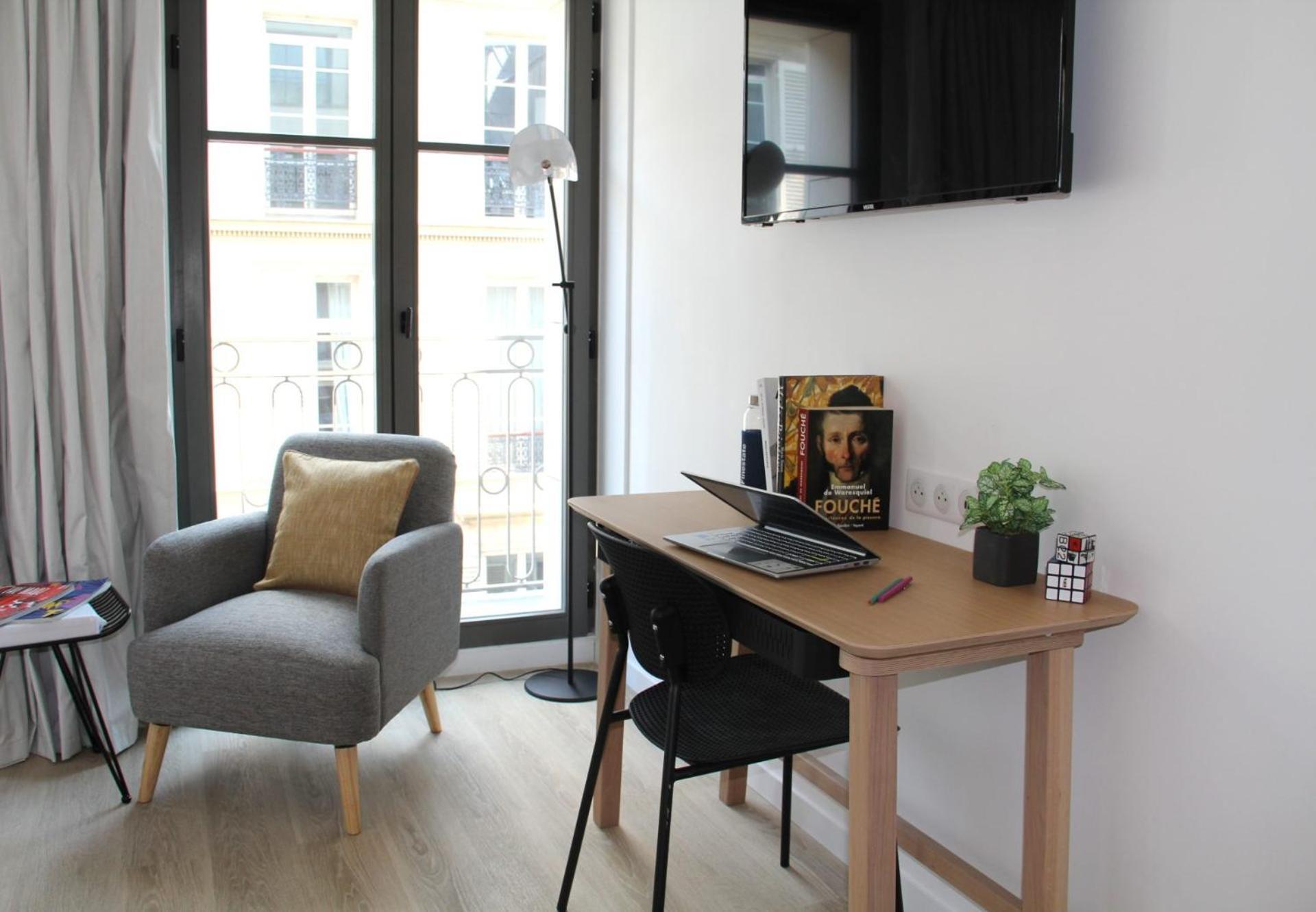 Apartment Balcony,1542410569:JPEG