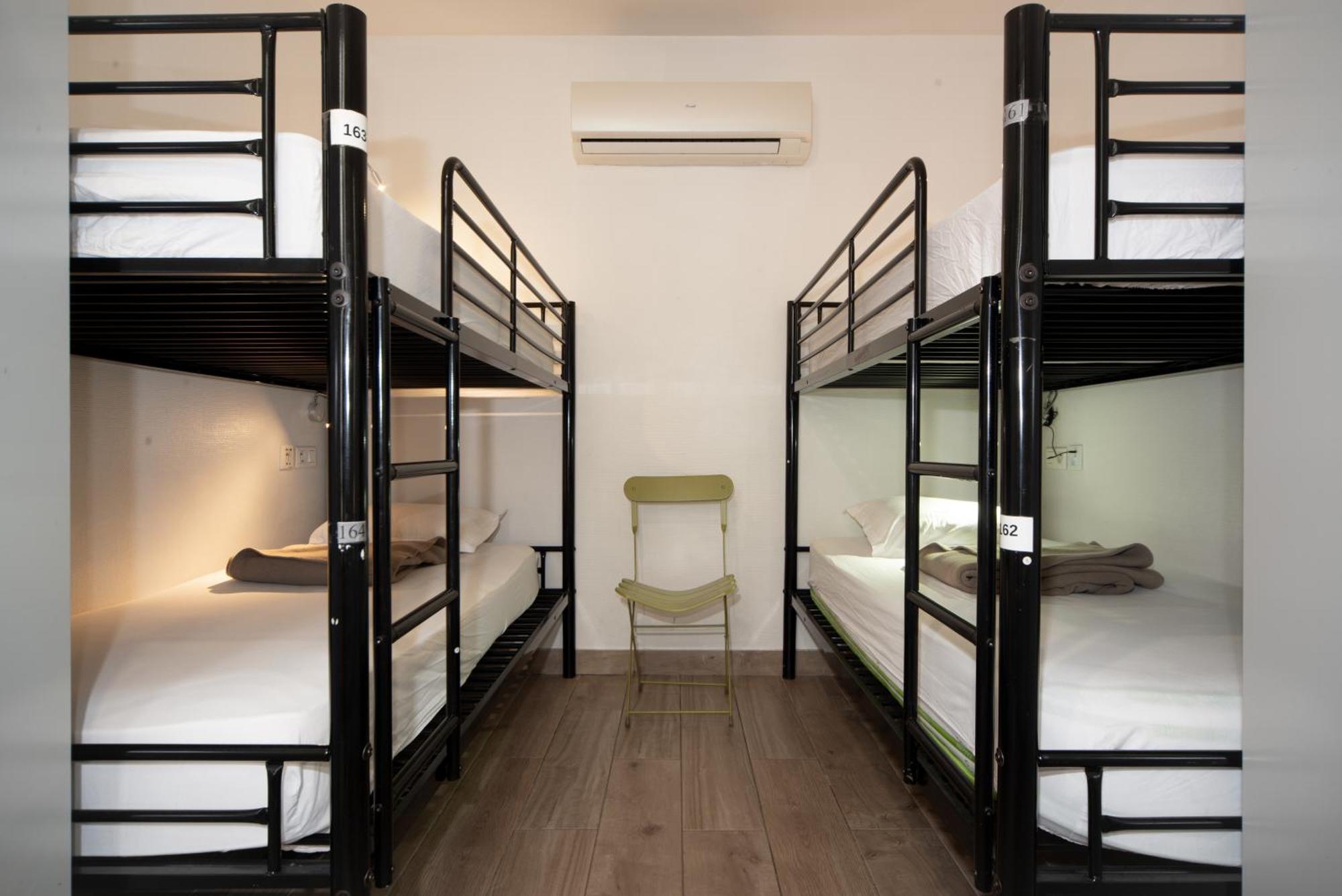 Bed 4-Bed Female Dormitory Room,1543684786:JPEG