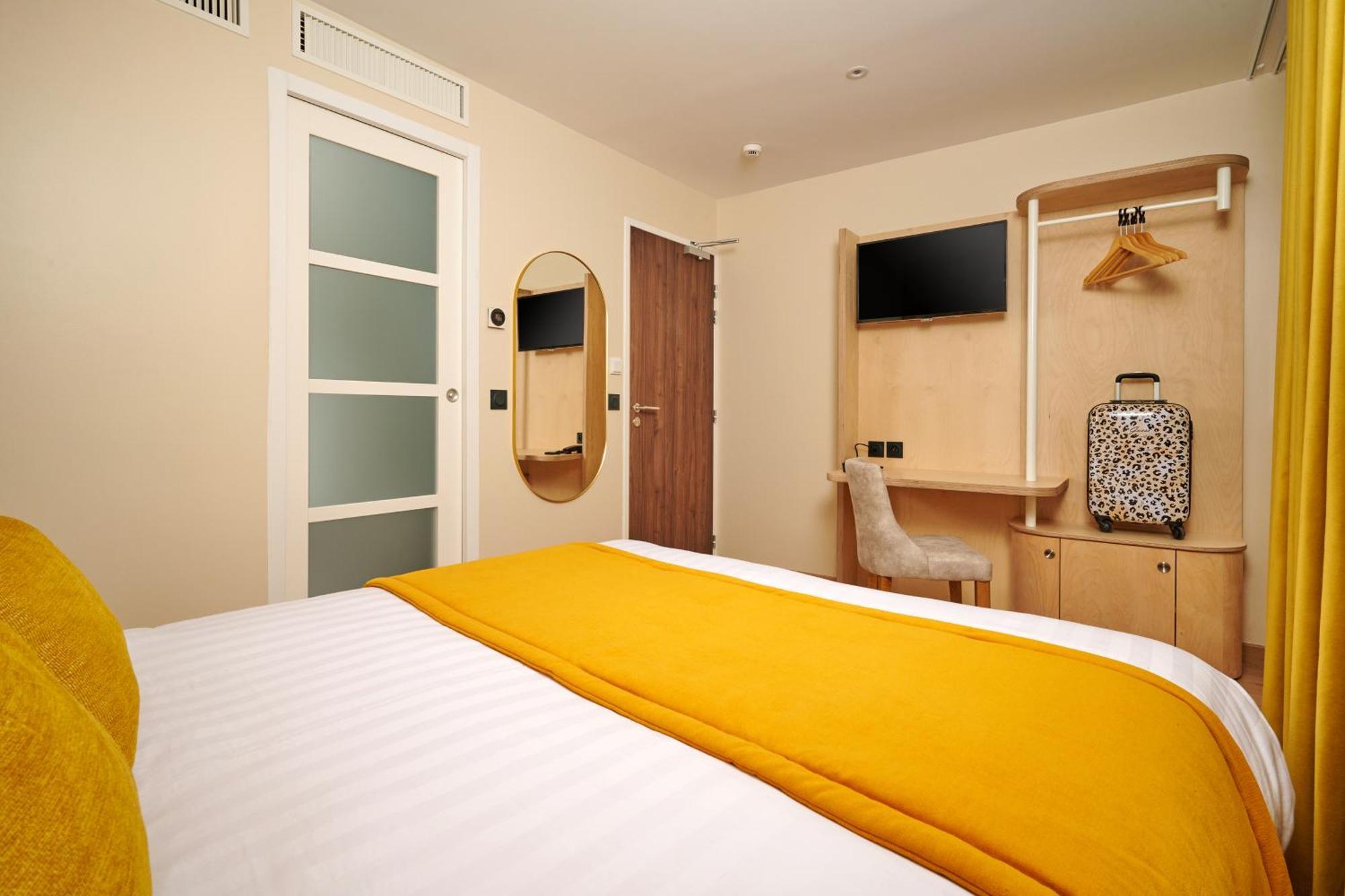 Deluxe Room,1547115607:JPEG