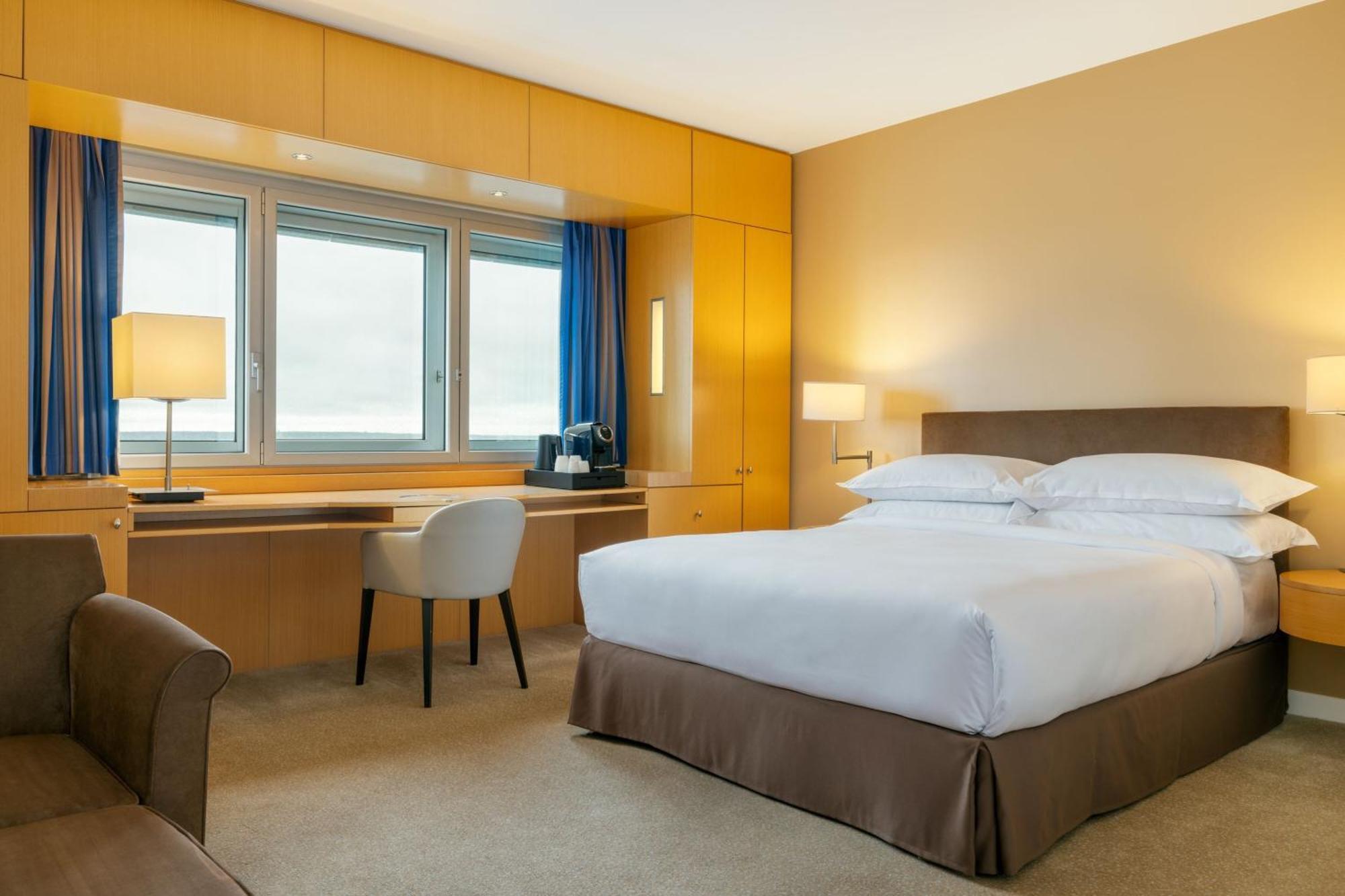 Club Double Room Executive Lounge Access