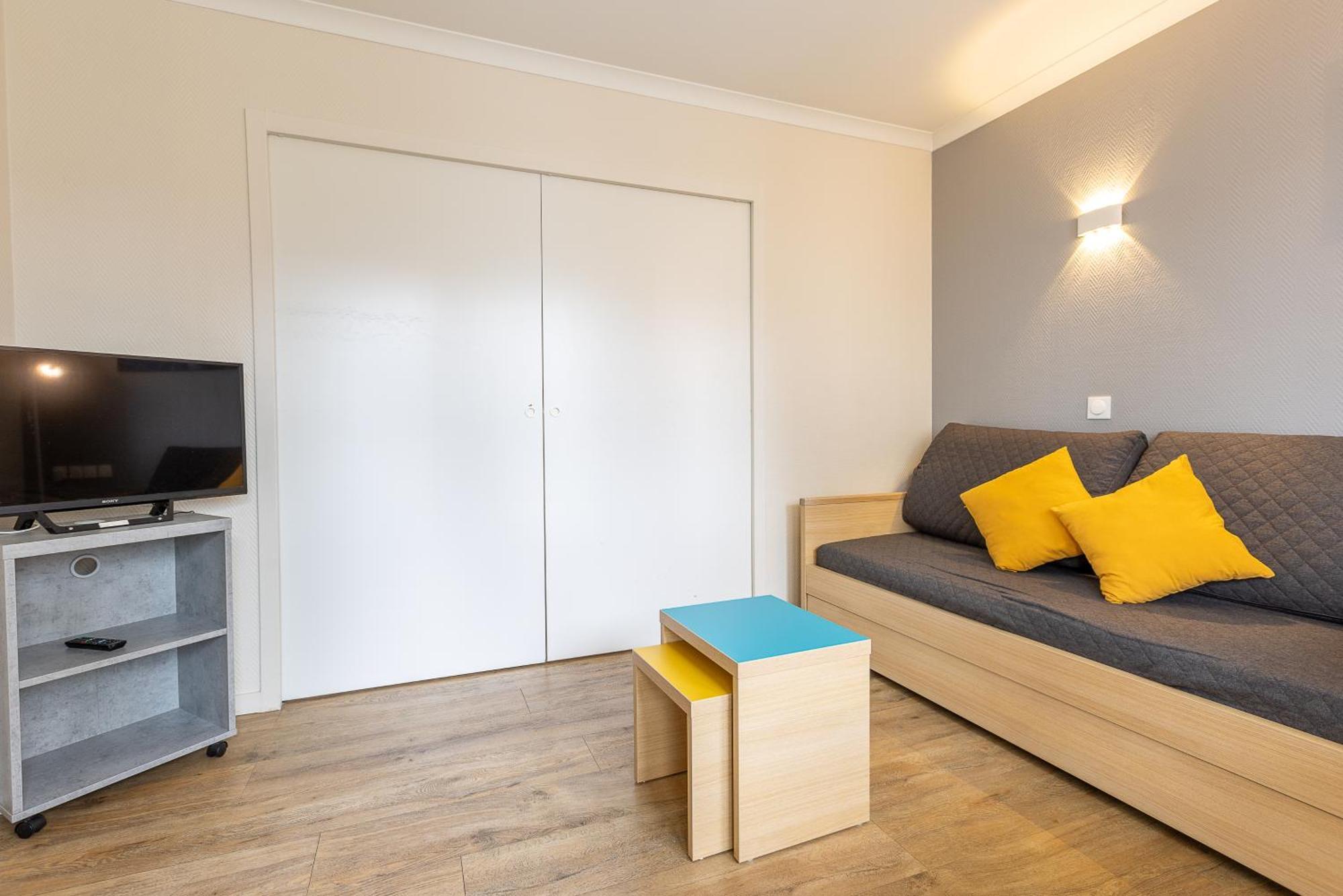 One-Bedroom Apartment
