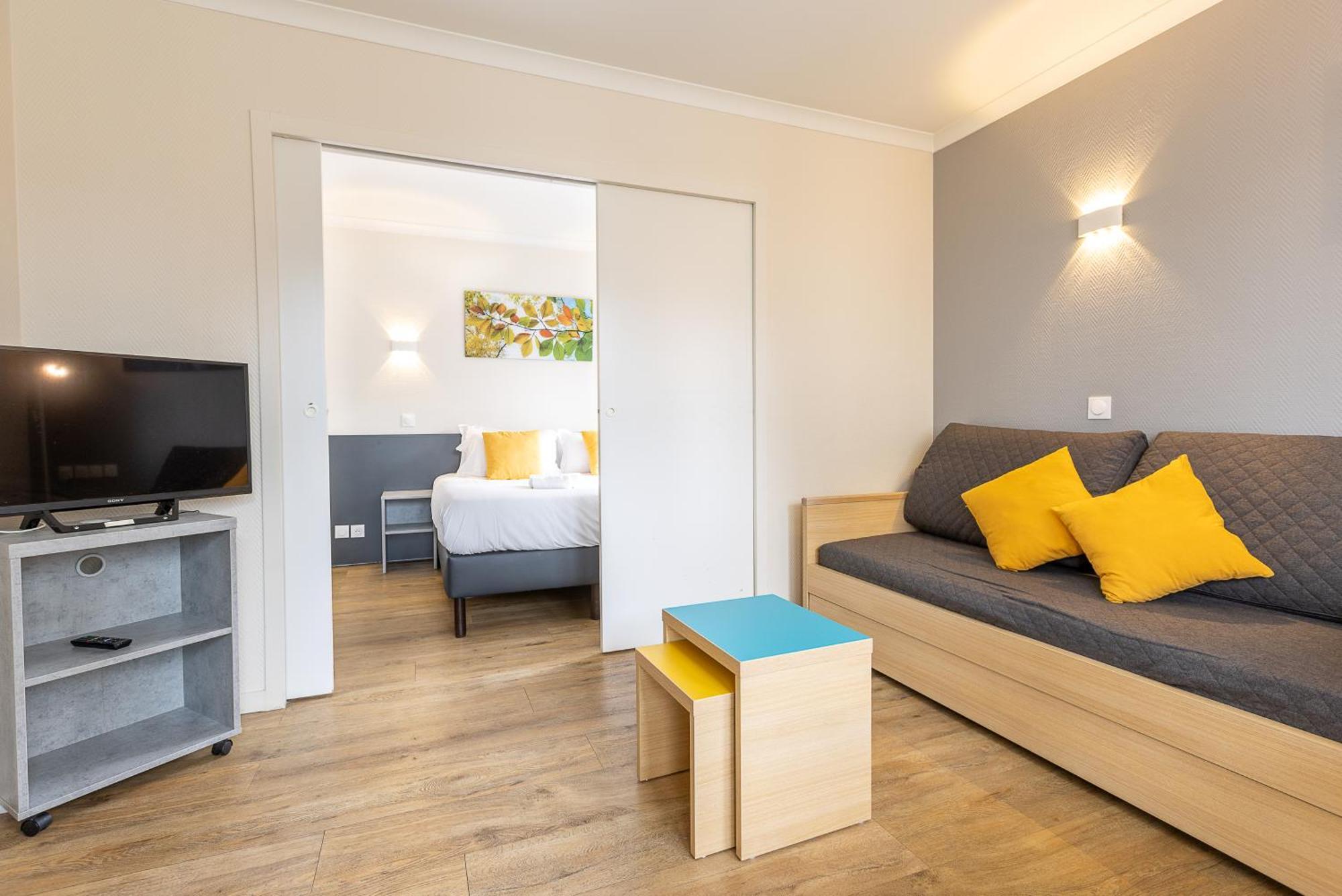 One-Bedroom Apartment