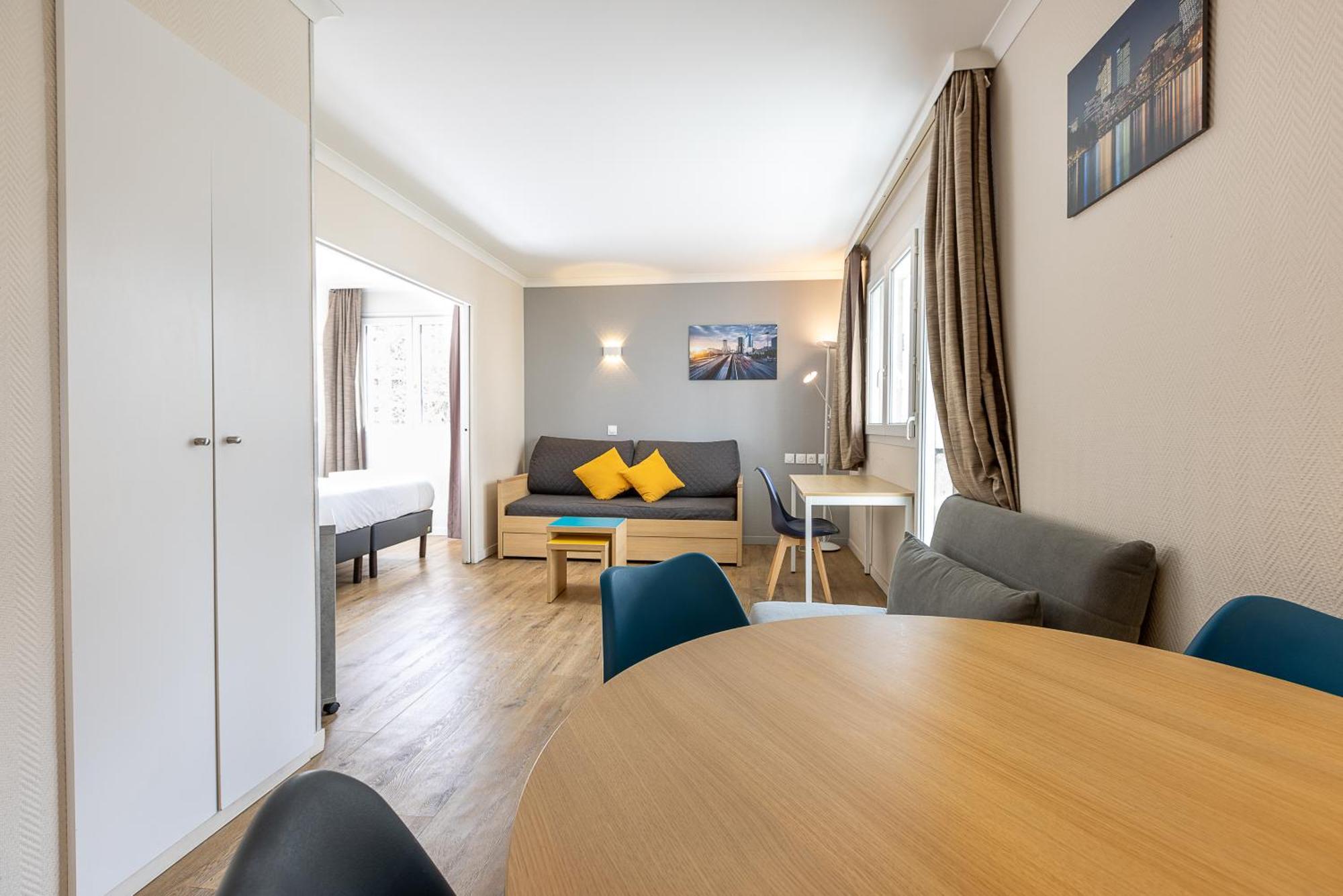 One-Bedroom Apartment