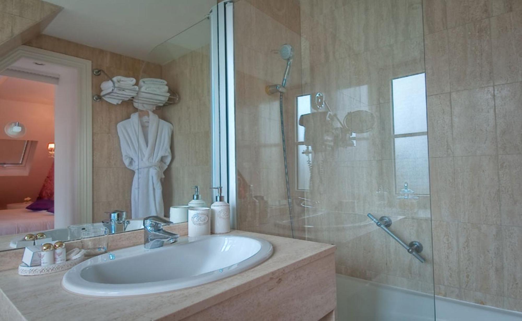 Voyage Suite