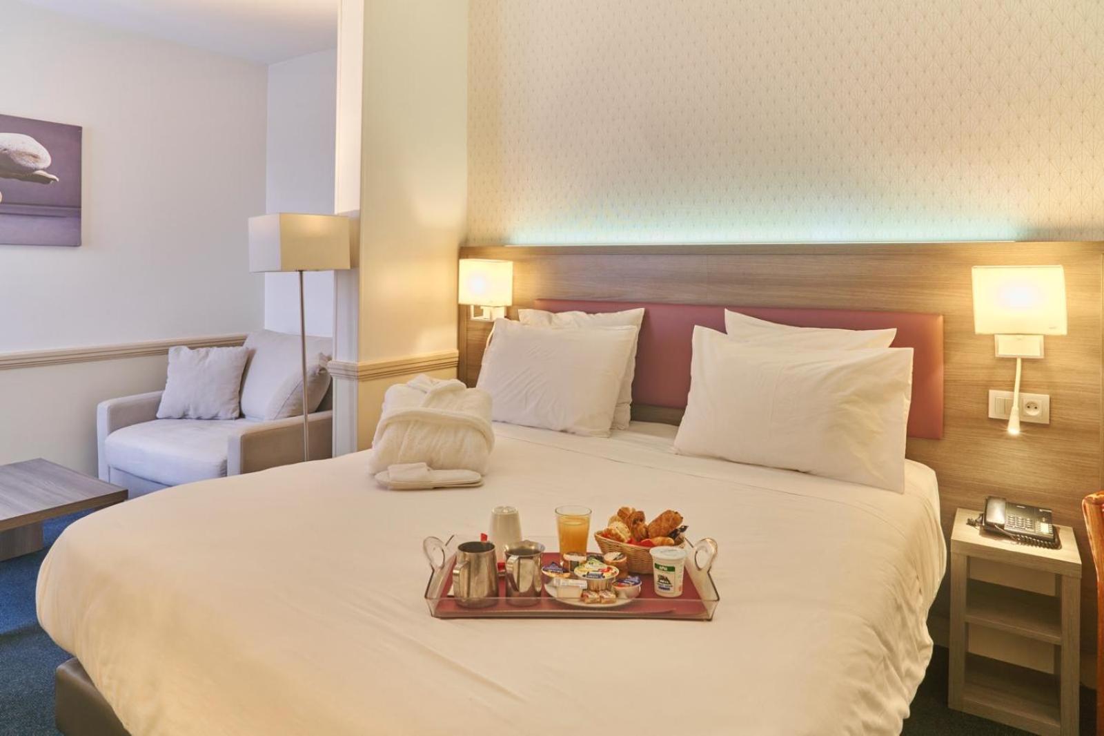 Triple Room,1594669389:JPEG