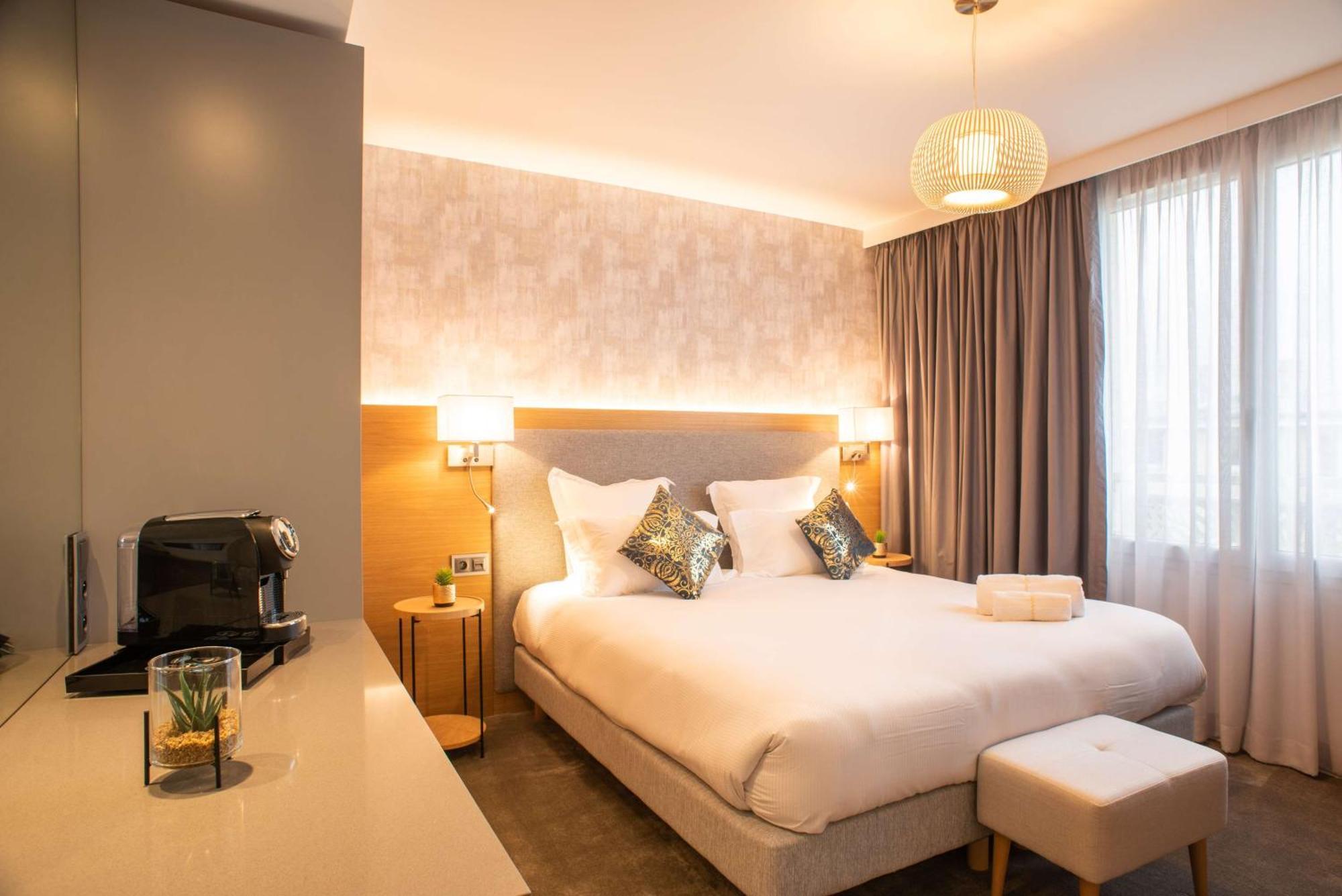 Queen Room,1596213840:JPEG
