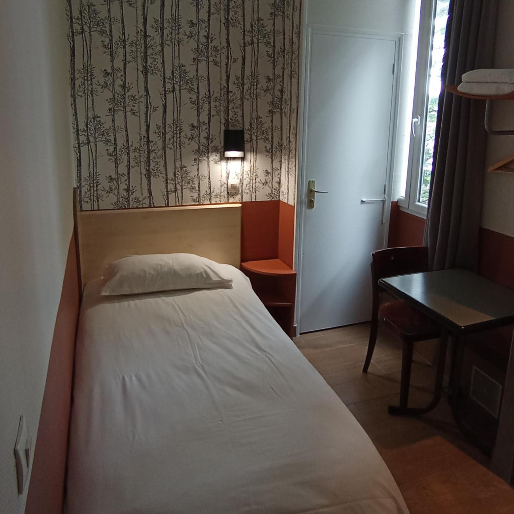 Quarto Individual com Casa de Banho Privativa