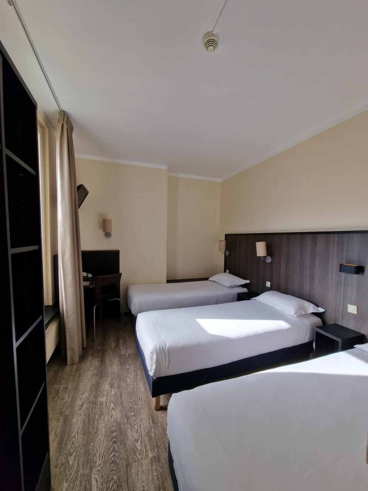 Triple Room,1603735904:JPEG