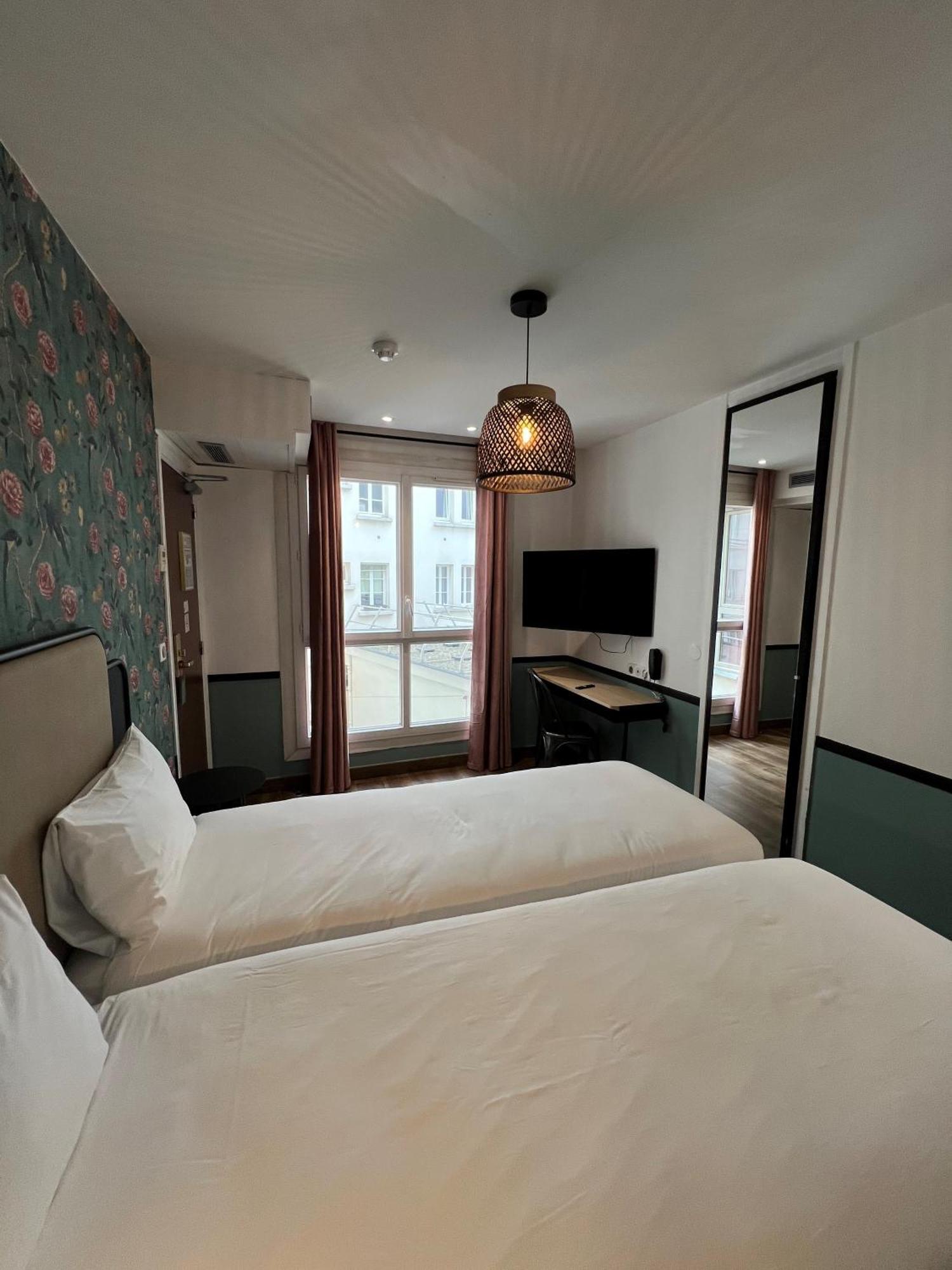 Twin Room,1605383184:JPEG