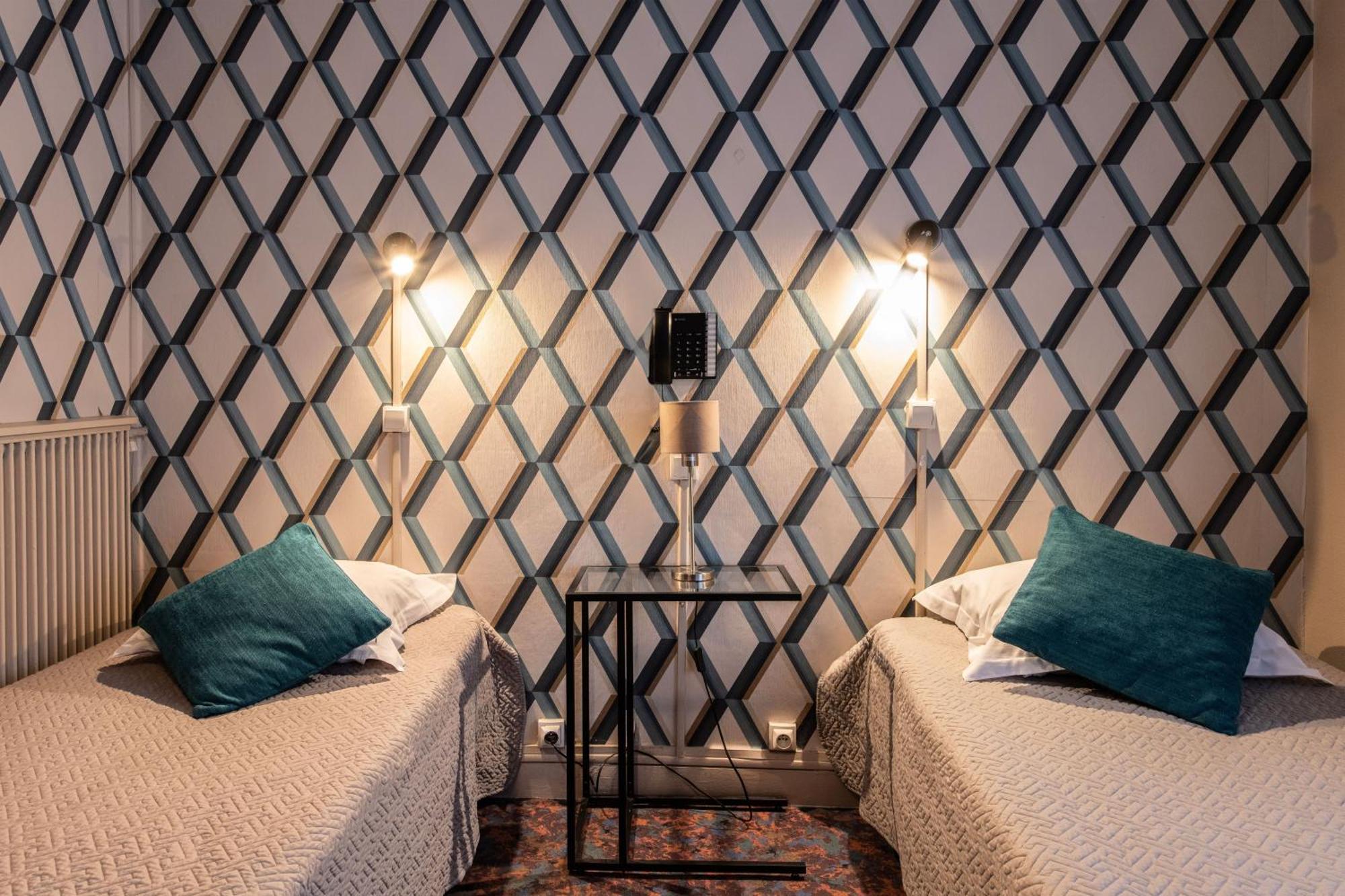 Quarto com 2 Camas de Solteiro