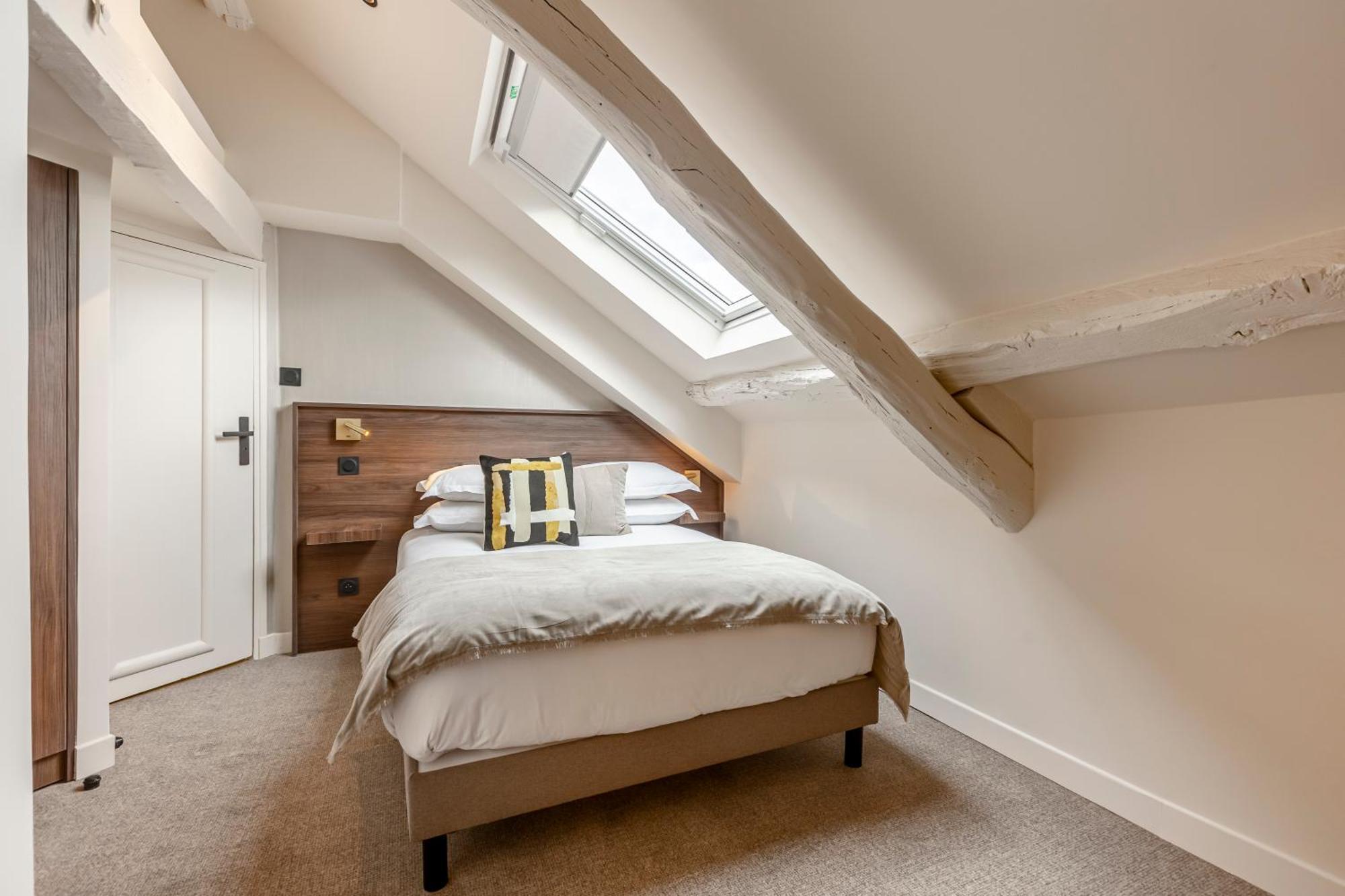 Standard Double Room,1664934715:JPEG