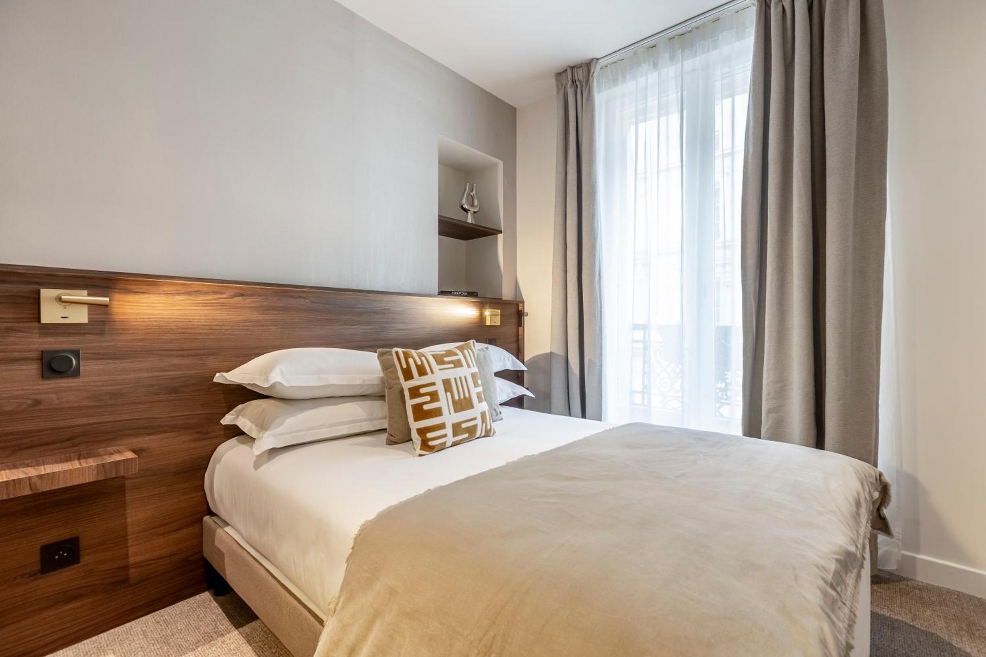 Small Double Room,1618750218:JPEG