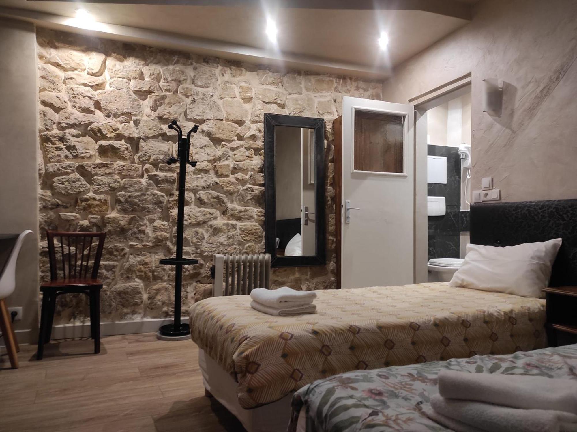 Twin Room,1641714078:JPEG