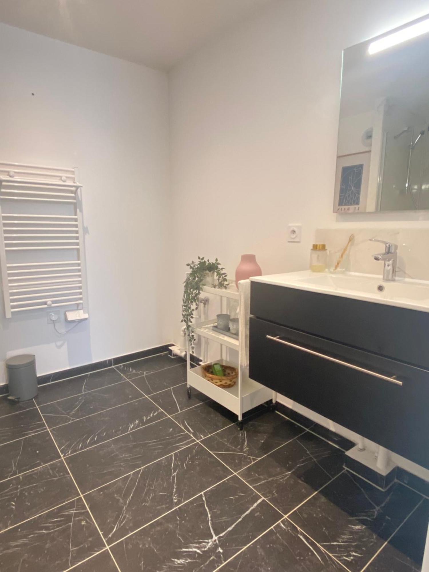 One-Bedroom Apartment,1652736497:JPEG