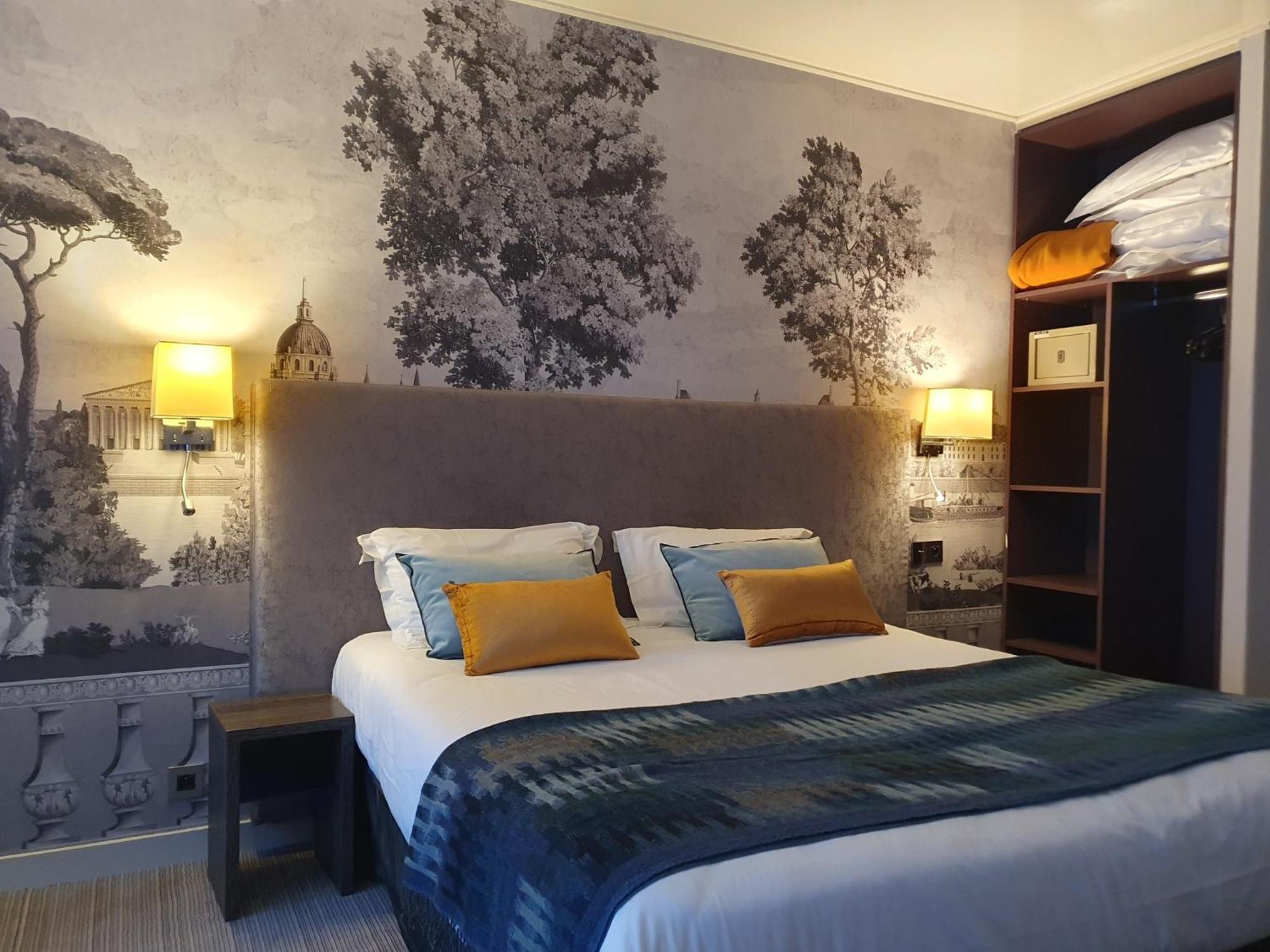 Superior Double or Twin Room Etoile