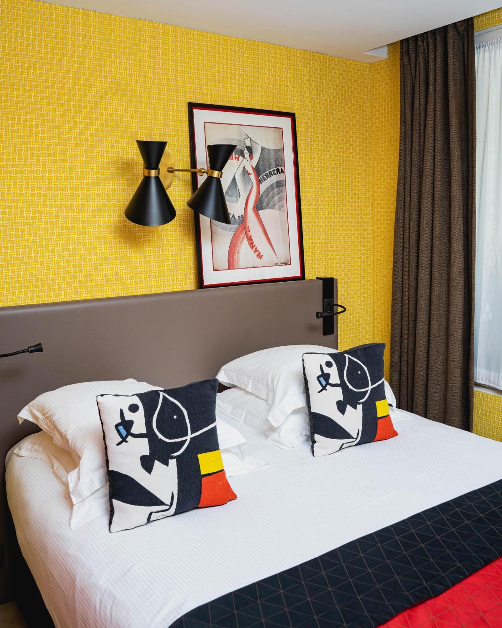 Quarto Deluxe com Cama de Casal ou 2 de Solteiro