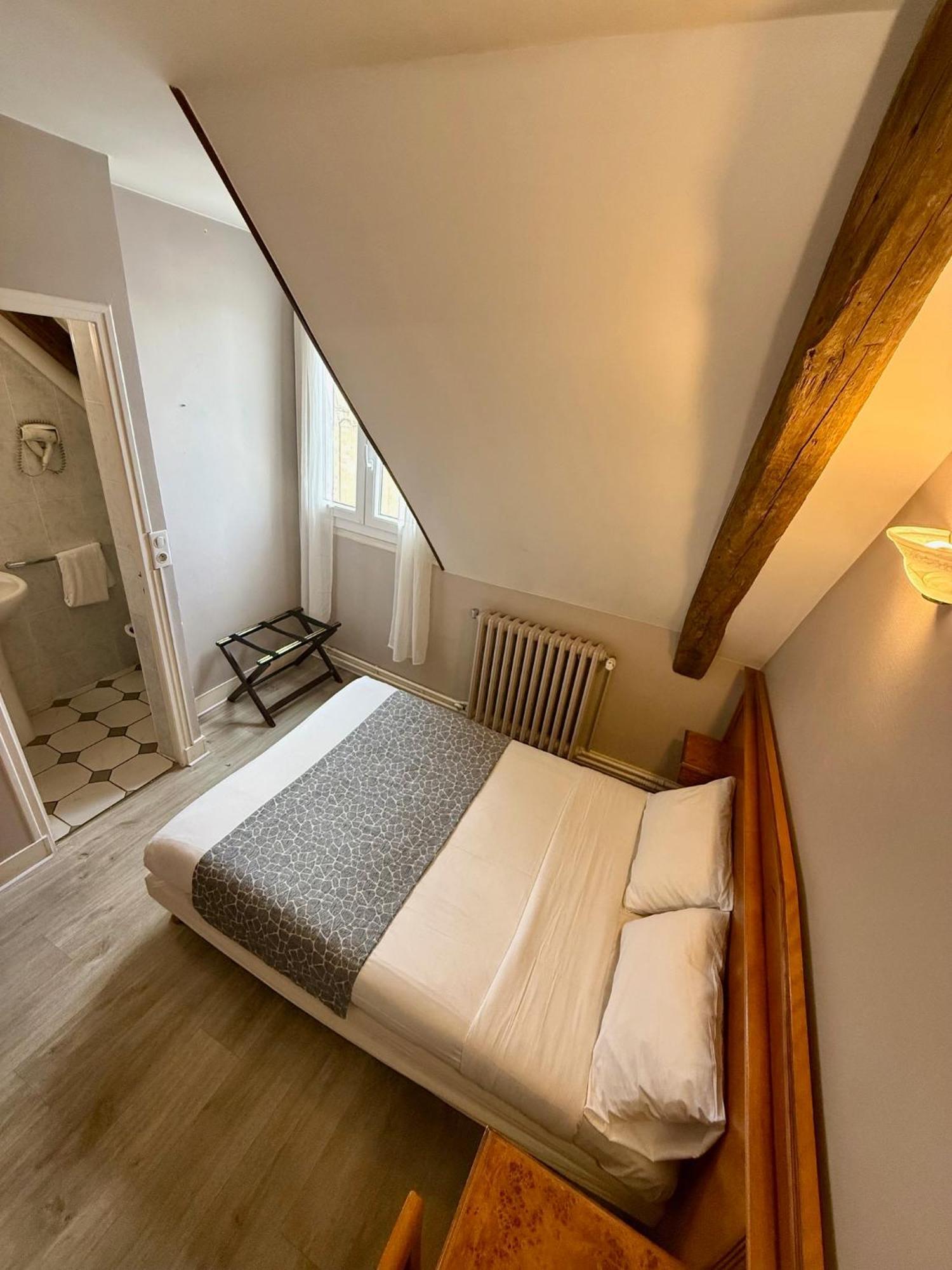 Single Room,1669006036:JPEG