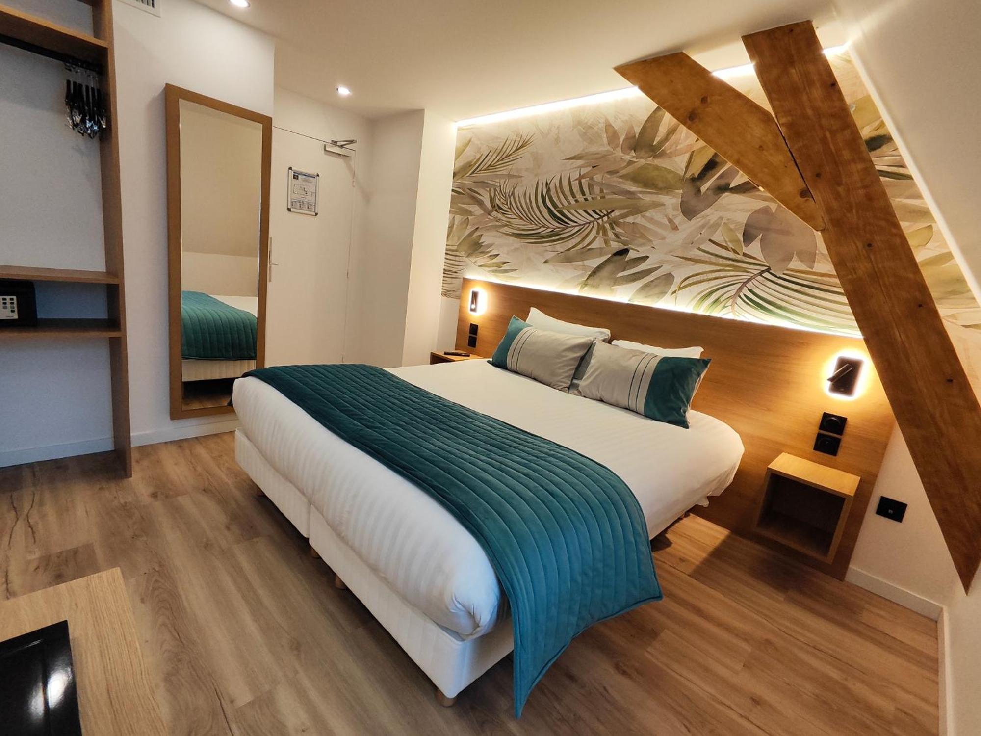 Large Double Room