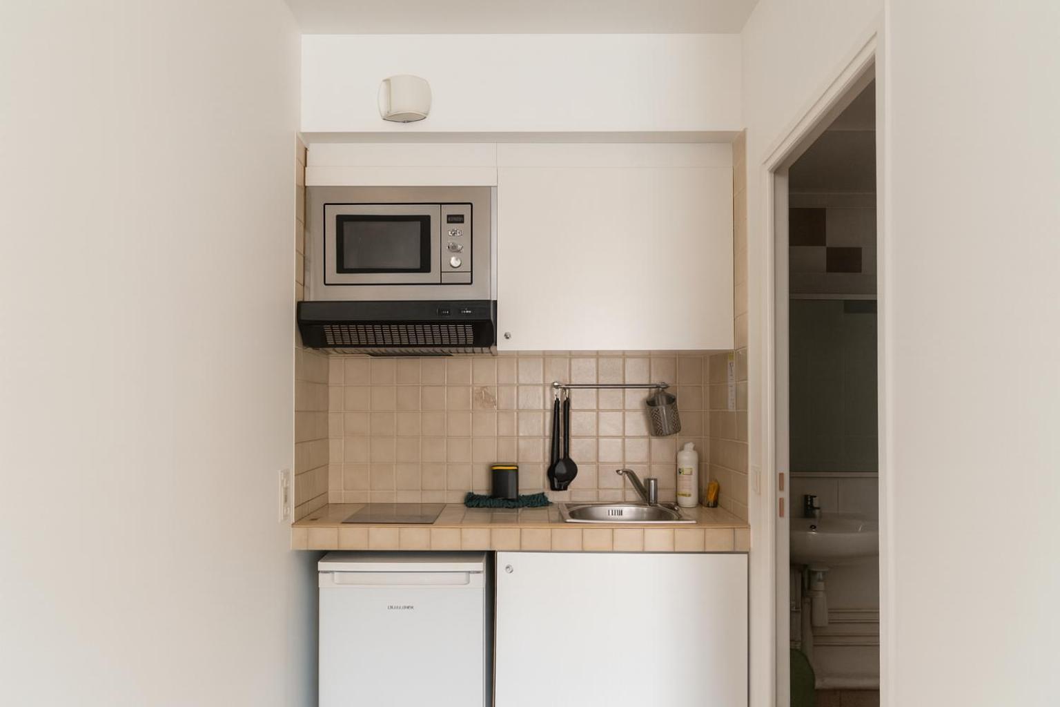 Triple Studio Kitchenette,1698957078:JPEG