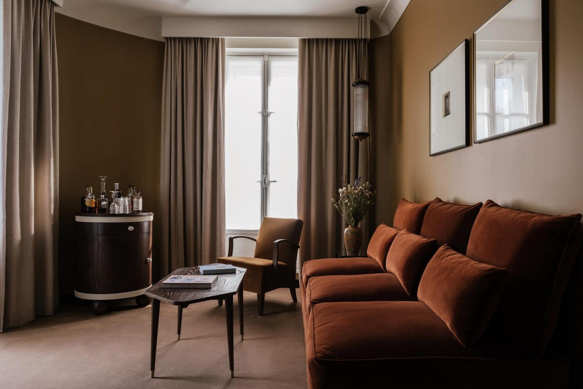Grand Junior Suite,1273970134:JPEG