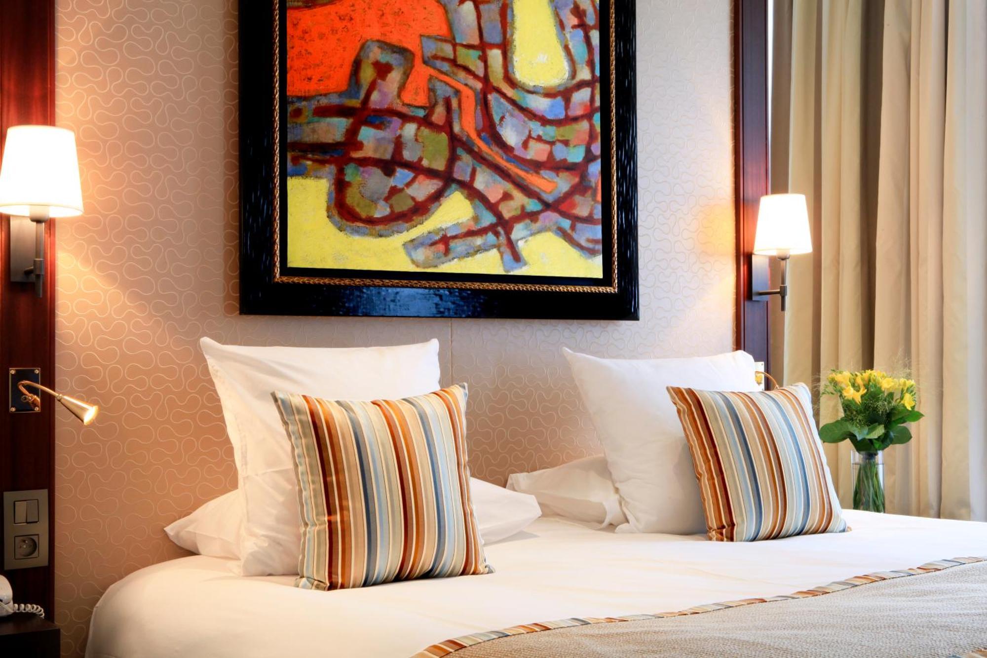 Deluxe Queen Room