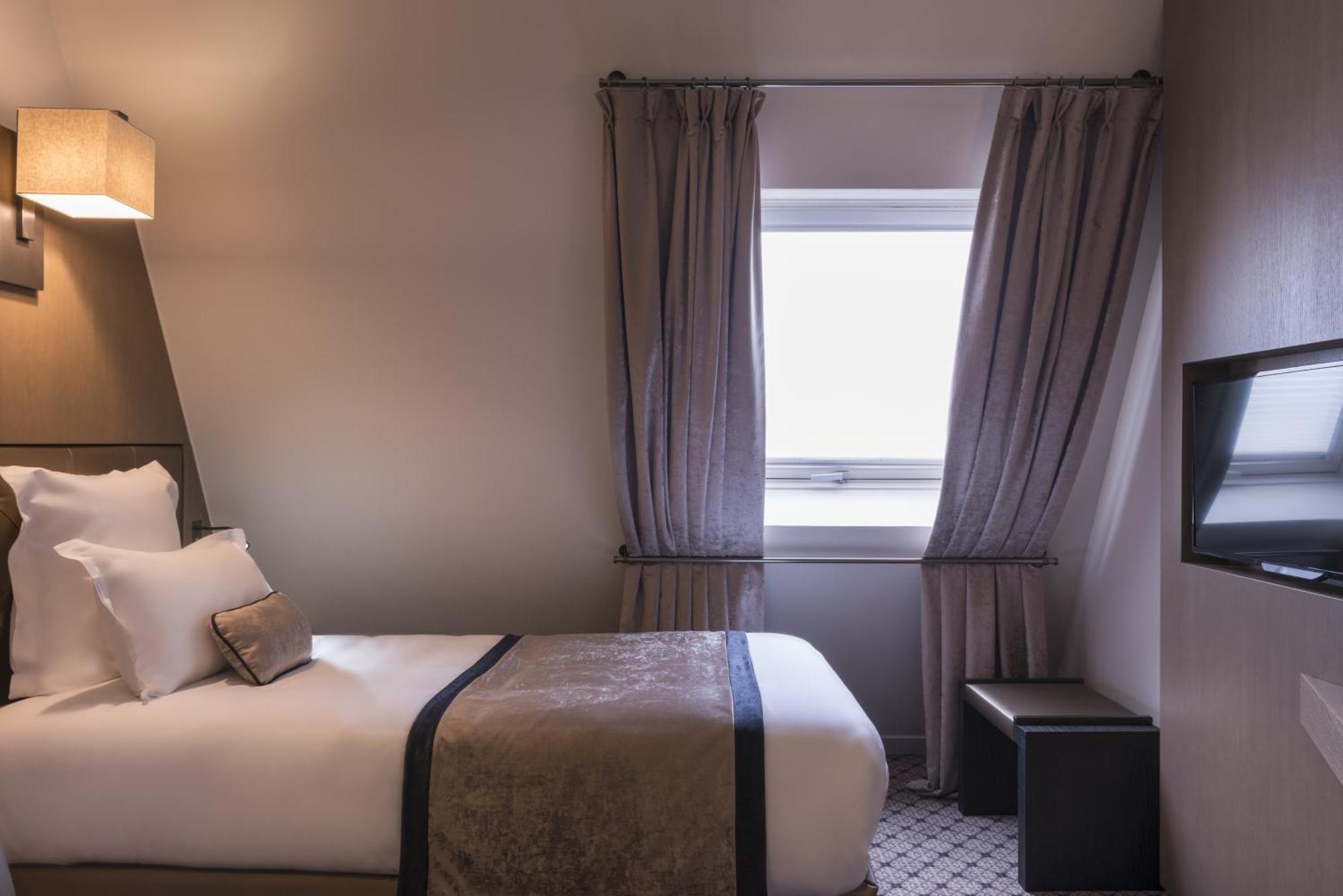 Solo Room,1707932695:JPEG