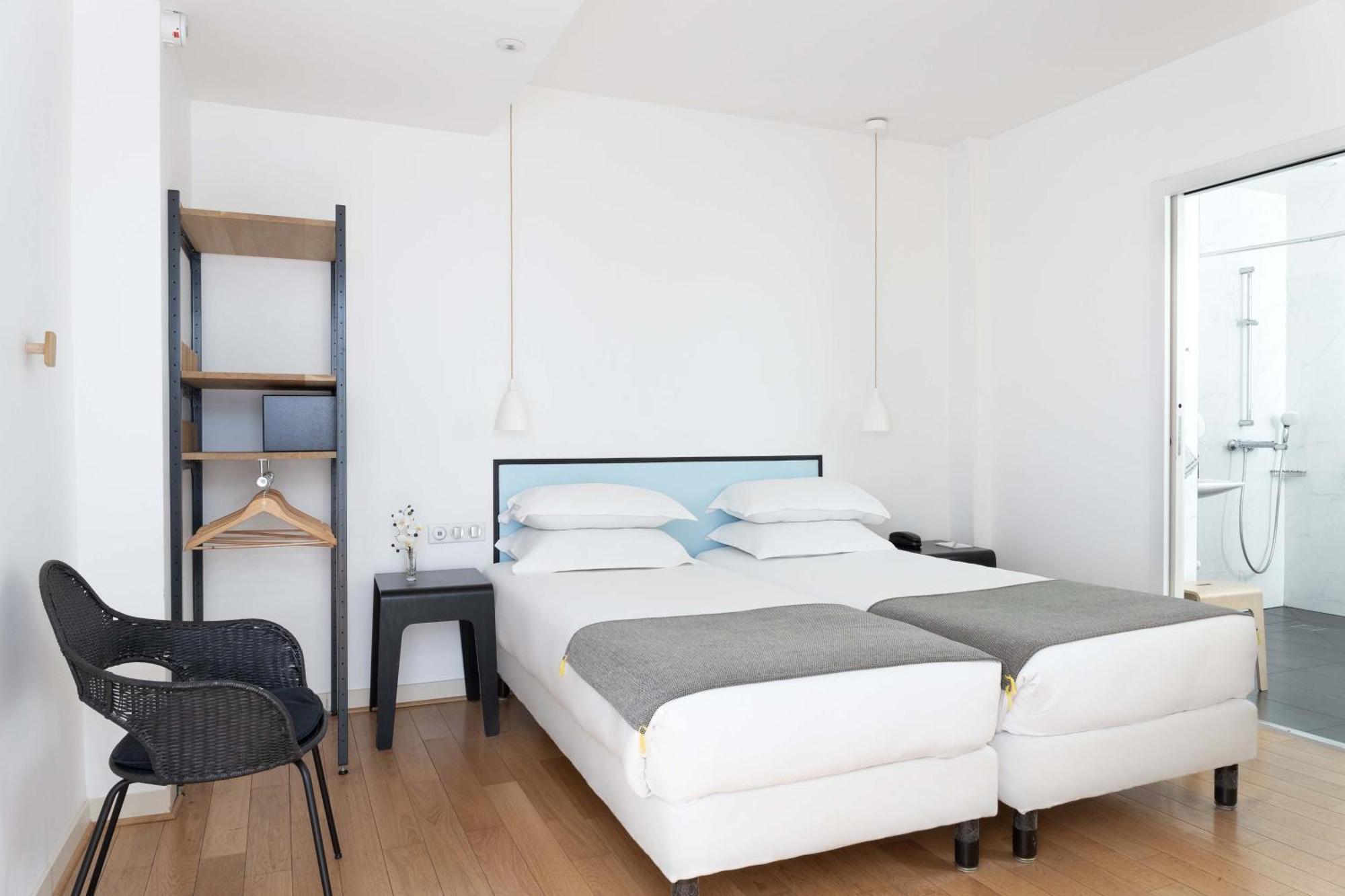 Connecting Room 2 Bedrooms