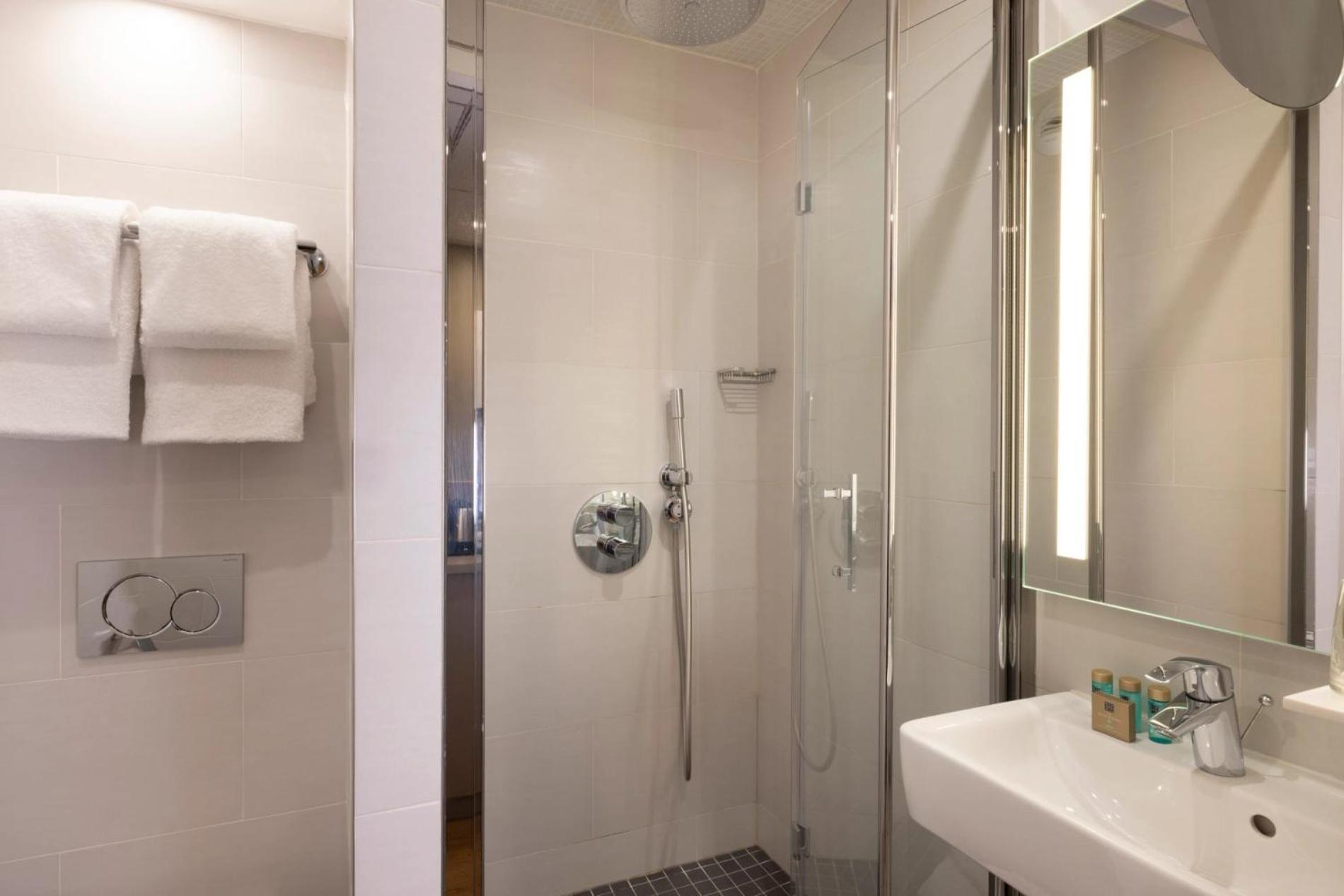 Two Connecting Rooms Private Hammam Access