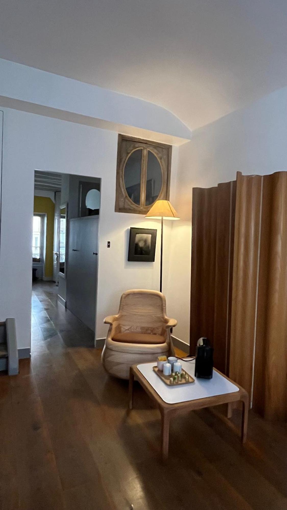Double Room,1743304413:JPEG