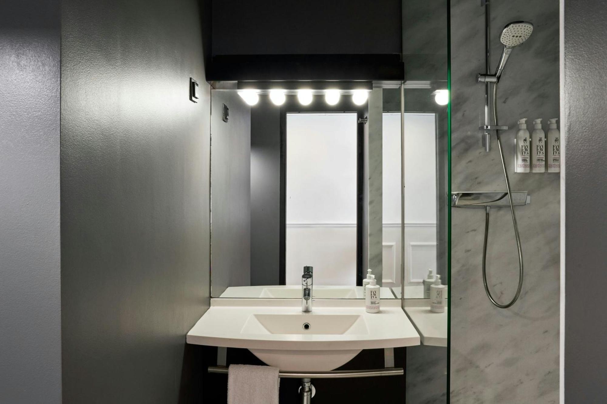 Moxy Tweepersoonskamer met 2 Aparte Bedden